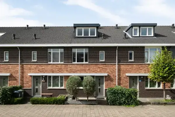 Tussenwoning te koop: Forum 7, Hoogeland Oost Naaldwijk