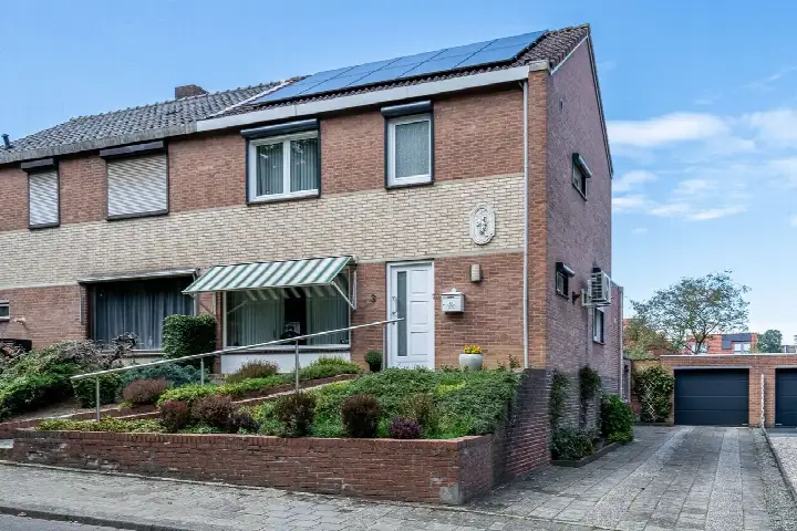Semi-detached for sale: Frans Halsstraat 3, De Struiken Brunssum