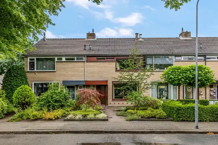 Tussenwoning te koop: Frans Halsstraat 56, De Wheem Voorthuizen