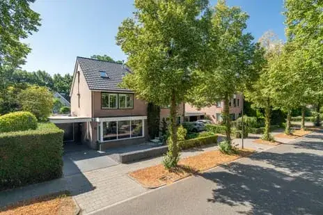 Twee-onder-één-kap te koop: Fré Cohenlaan 10, 't Zwering Enschede