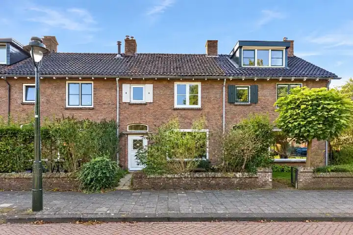 Tussenwoning te koop: Frederik Hendriklaan 133, De Vliert 'S-Hertogenbosch