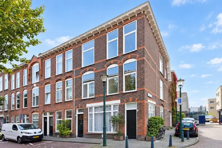 Apartment for sale: Frederik Ruyschstraat 14A, Valkenboskwartier 'S-Gravenhage