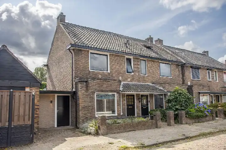 Twee-onder-één-kap te koop: Frederikstraat 7, Berflo Es Noord Hengelo