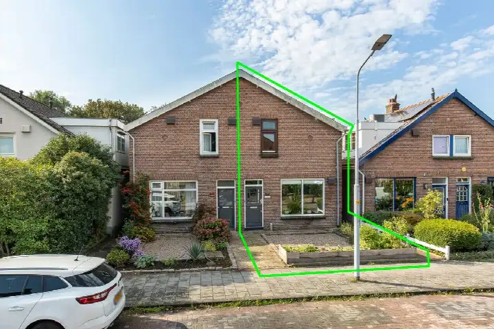 Semi-detached for sale: Friedalaan 62, Zwanenburg Noordwest Zwanenburg