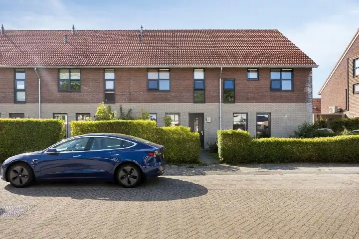 Tussenwoning te koop: Frouwesân 32, Zuiderburen Leeuwarden