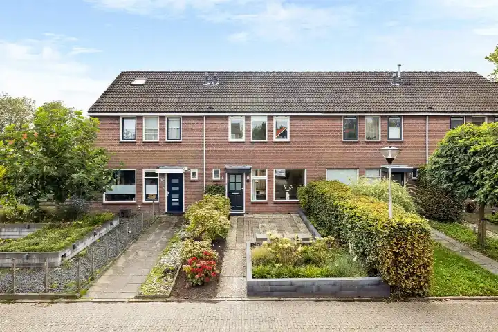 Terraced house for sale: Fuormanderij 10, Dronryp Midden Dronryp
