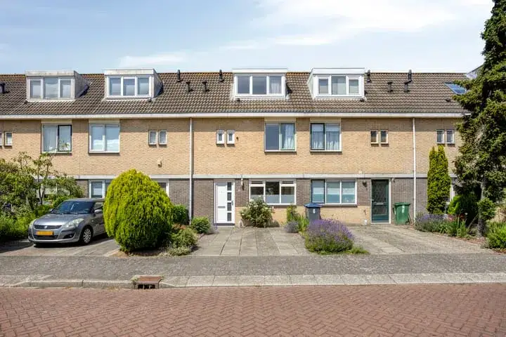 Terraced house for sale: Gaasterland 8, Landschappenbuurt Amstelveen