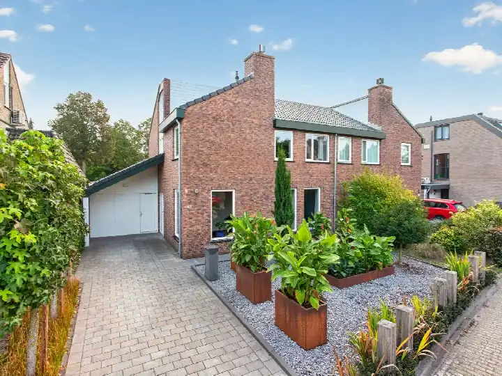 Terraced house for sale: Gabriëlsstraat 14, Stiphout-Dorp Helmond