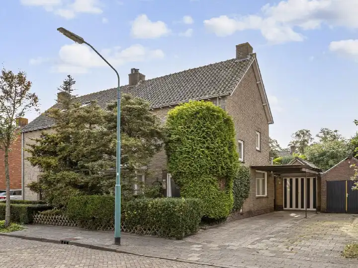 Semi-detached for sale: Gareelstraat 10, Ulvenhout Ulvenhout