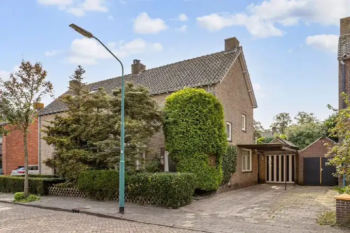 Twee-onder-één-kap te koop: Gareelstraat 10, Ulvenhout Ulvenhout (Gem. Breda)
