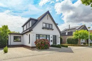 Semi-detached for sale: Gebroken Meeldijk 15, Noldijk Barendrecht