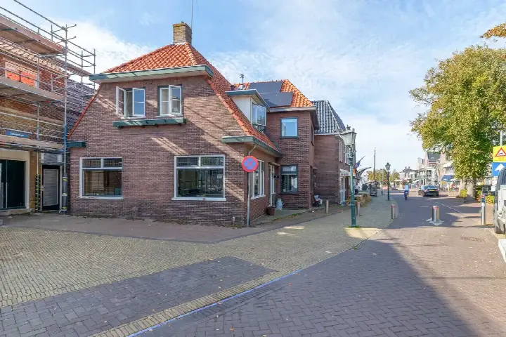 Hoekwoning te koop: Gedempte Gracht 1, Lemmer-Kom Lemmer