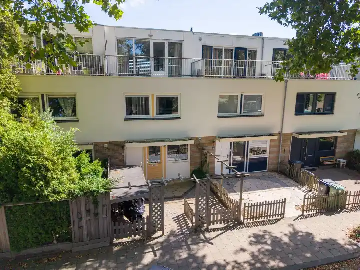 Tussenwoning te koop: Geel-groenlaan 96, Groenenbuurt Zoetermeer