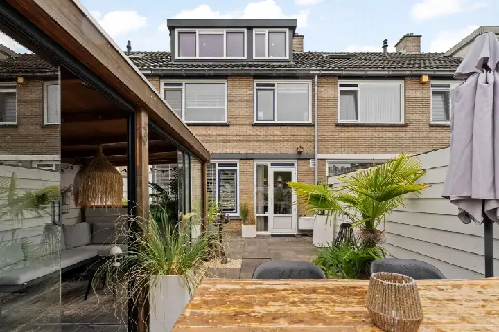 Tussenwoning te koop: Geelkruid 73, Ommoord Rotterdam