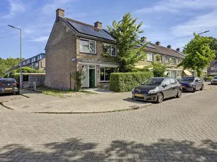 Corner house for sale: Geelkruid 83, Ommoord Rotterdam