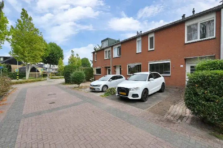 Terraced house for sale: Geelvinkbaai 21, Baaienbuurt Capelle Aan Den Ijssel