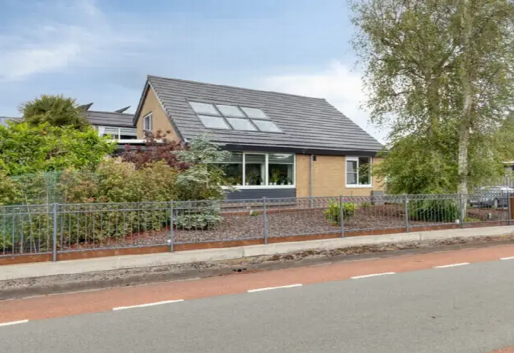 Corner house for sale: Geestweg 62, Tuinbouwgebied Roelofarendsveen