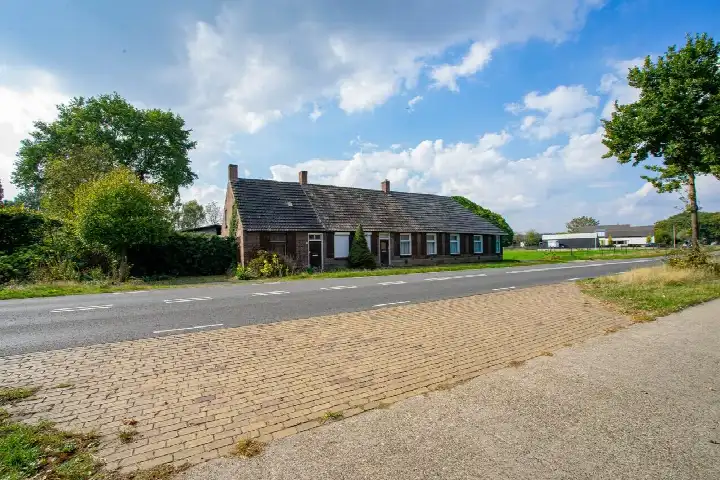 Semi-detached for sale: Geldropseweg 8, Buitengebied Heeze Oost Heeze