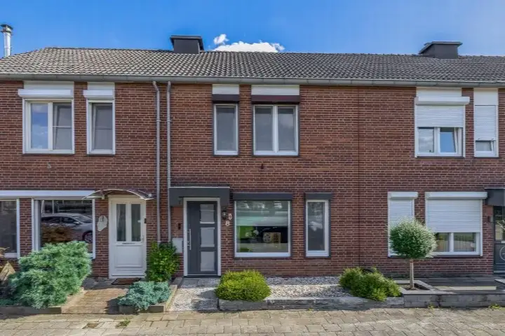 Tussenwoning te koop: Gelrestraat 8, Kern Belfeld Belfeld