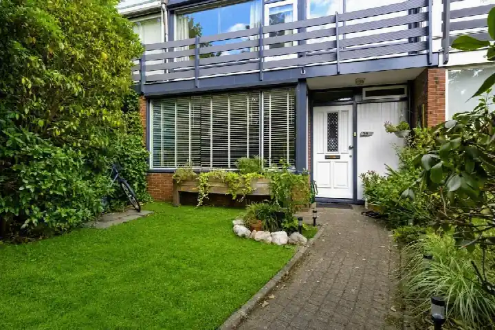 Terraced house for sale: Gemeenlandslaan 39, Stad en Lande Huizen