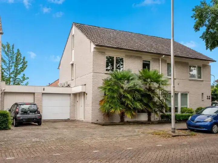 Tussenwoning te koop: Genemuidenstraat 30, Huibeven Midden Tilburg
