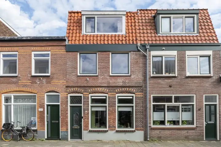 Tussenwoning te koop: Generaal Bothastraat 126, Generaalsbuurt Haarlem