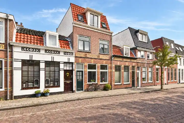 Tussenwoning te koop: Generaal Bothastraat 18, Generaalsbuurt Haarlem