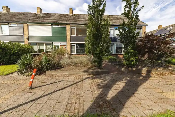 Terraced house for sale: Generaal Foulkesstraat 4, Ossendrecht Ossendrecht