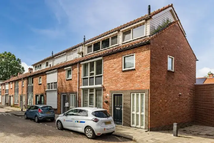 Hoekwoning te koop: Generaal Hertzogstraat 25, Afrikaanderbuurt Midden Tilburg