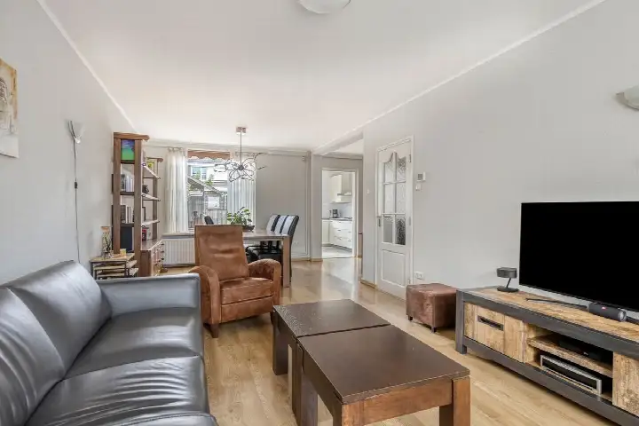 Hoekwoning te koop: Generaal van Dedemlaan 23, Generalenbuurt Eindhoven