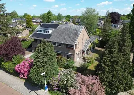 Twee-onder-één-kap te koop: Gentiaanstraat 1, Bloemenbuurt Bussum