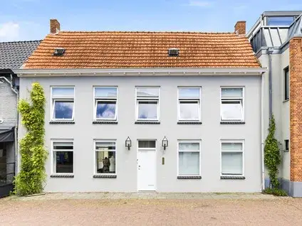 Tussenwoning te koop: Gentse Poort 3, Binnenstad Hulst