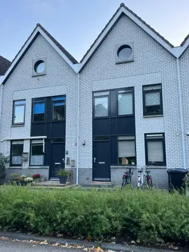 Tussenwoning te koop: George Formbystraat 33, Filmwijk Noord Almere