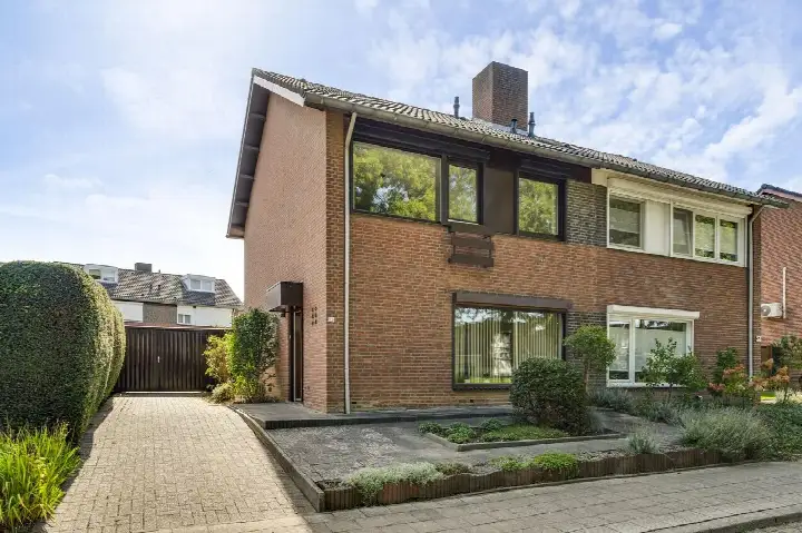 Twee-onder-één-kap te koop: Gerbergastraat 55, Beek Beek