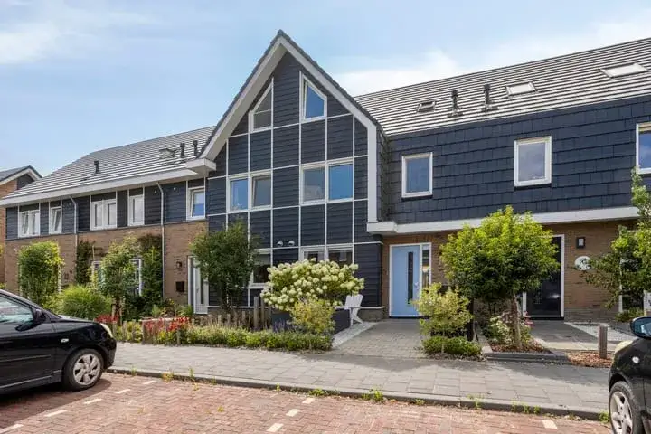 Tussenwoning te koop: Gerrit van der Heidehage 19, Emmeloord-Emmelhage-Waterwonen/Polderwonen Emmeloord