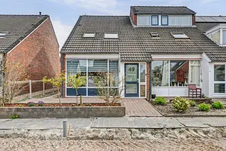Hoekwoning te koop: Gerrit Schuilstraat 49, De Spiker en het industrieterrein Hermes Harlingen