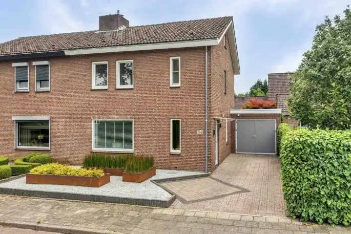 Hoekwoning te koop: Geuweg 54, Ophoven Sittard