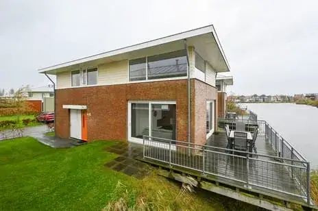 Vrijstaande woning te koop: Geuzehoeke 3-603, Groot binnenwater Eanjum