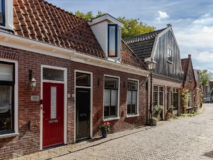 Tussenwoning te koop: Gevangenpoortsteeg 16, Edam-Oude kom Edam
