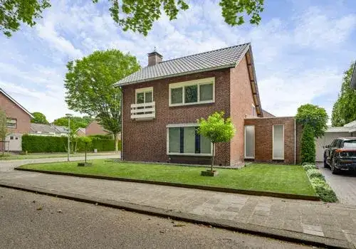 Semi-detached for sale: Gezellenstraat 9, Keent Weert