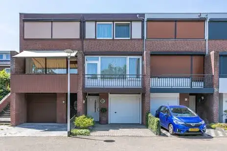Tussenwoning te koop: Giezenhof 18, Giezenveld Heerlen