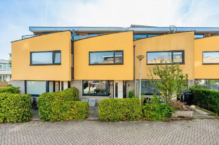 Terraced house for sale: Gijsbertje Louffhof 3, Leeuwenveld Weesp