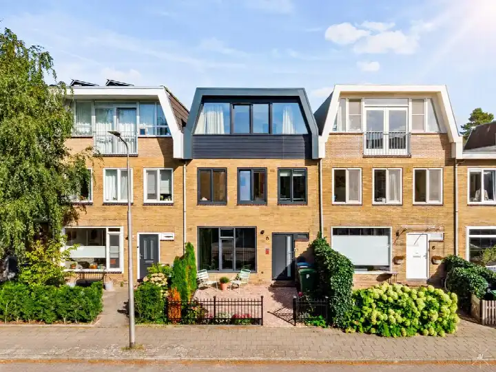 Tussenwoning te koop: Gijsbrecht van Amstellaan 8, Randwijck West Amstelveen
