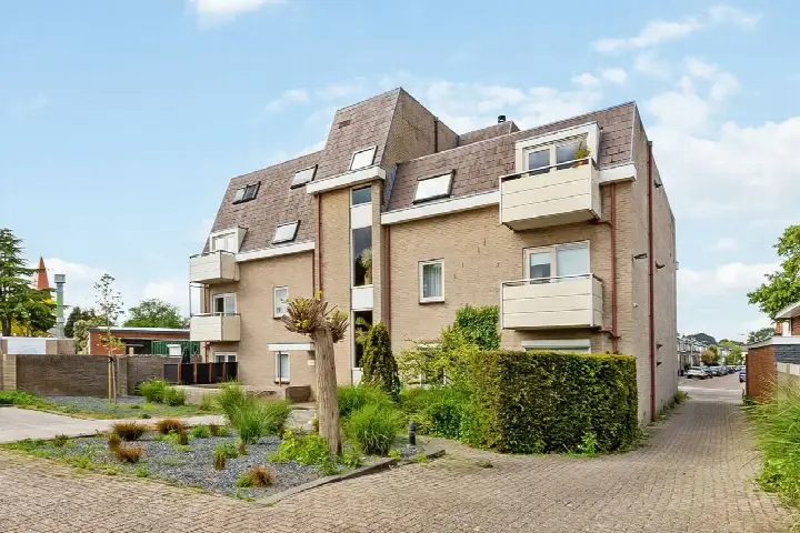 Apartment for sale: Gijsbrecht van Amstelstraat 71-2, Bloemenkwartier Zuid Hilversum