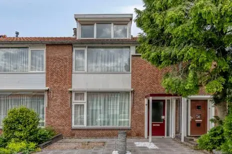 Tussenwoning te koop: Gilbert van Zinnikstraat 48, Geeren-noord Breda