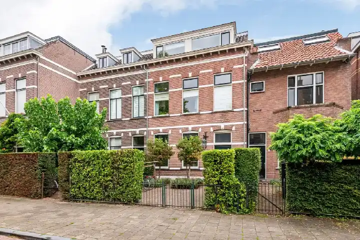 Tussenwoning te koop: Ginnekenweg 209, Ginneken Breda