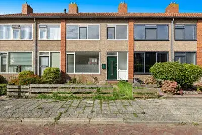 Terraced house for sale: Gladiolenstraat 40A, Magrietpark Sappemeer