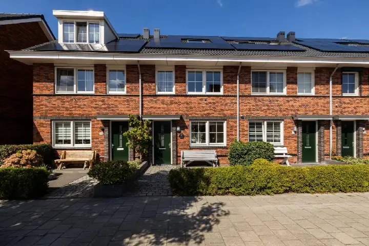 Tussenwoning te koop: Gletsjerzand 24, Woerdblok Naaldwijk