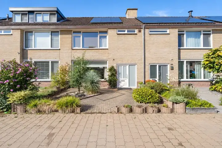 Tussenwoning te koop: Gluckstraat 35, Lijnse Hoek West Tilburg