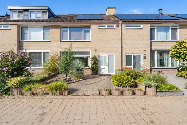 Tussenwoning te koop: Gluckstraat 35, Lijnse Hoek West Tilburg
